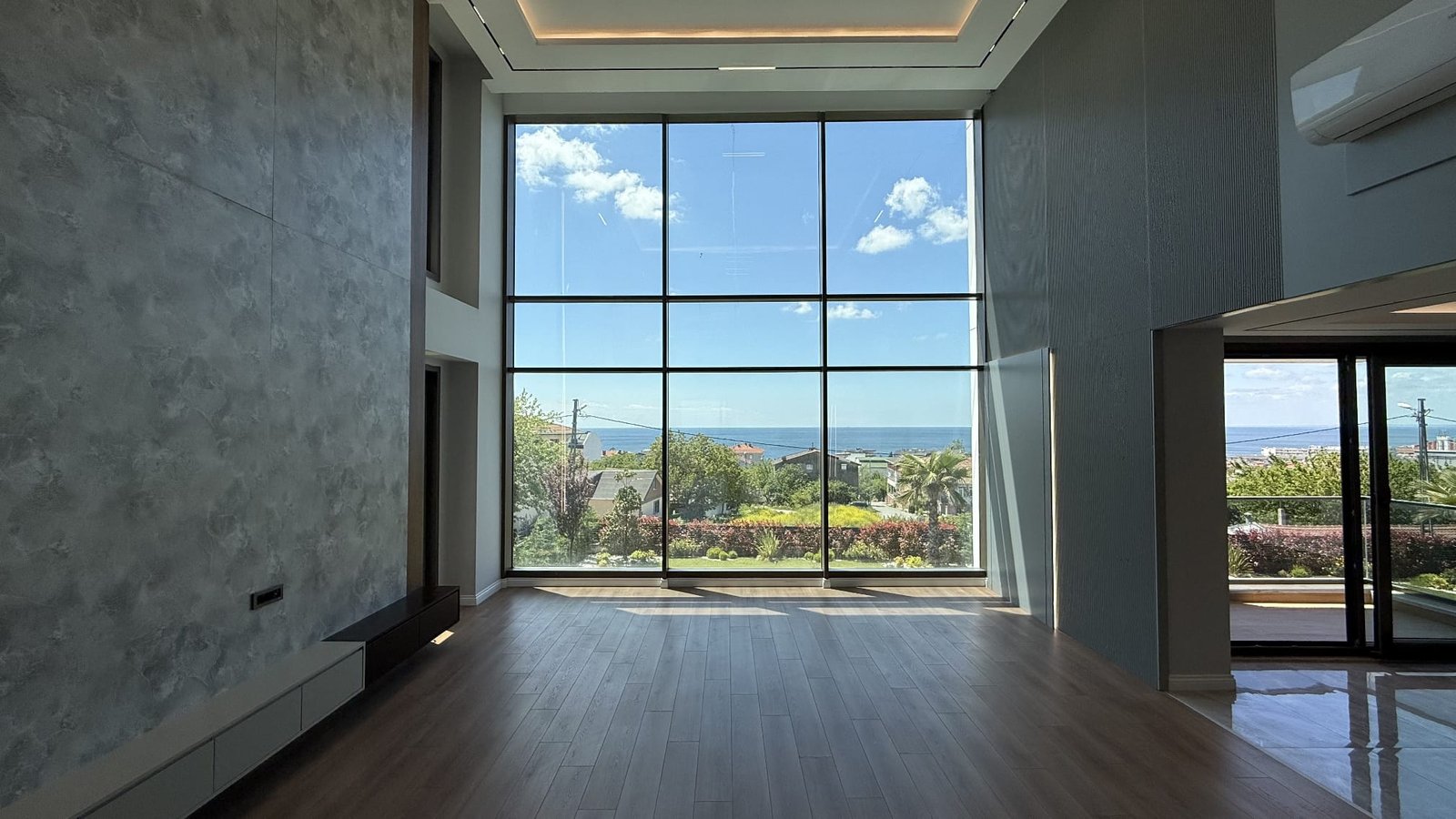 WhatsApp Image 2025-09-06 at 23.44.49 (1)