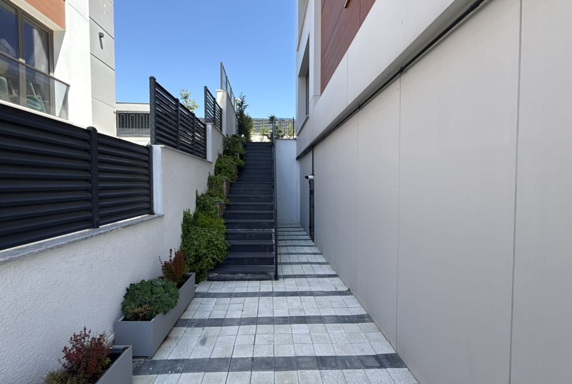 WhatsApp Image 2025-09-06 at 23.44.50