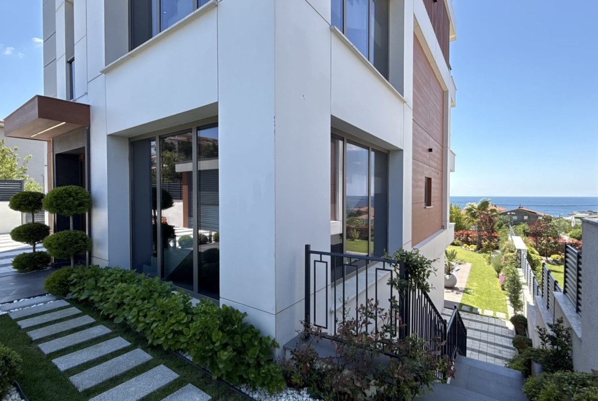 WhatsApp Image 2025-09-06 at 23.44.50 (4)