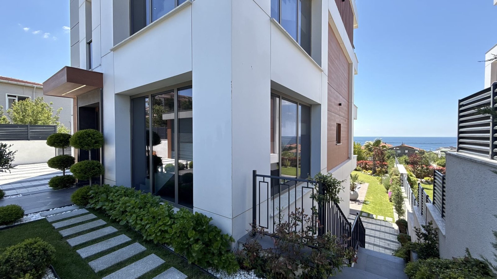 WhatsApp Image 2025-09-06 at 23.44.50 (4)