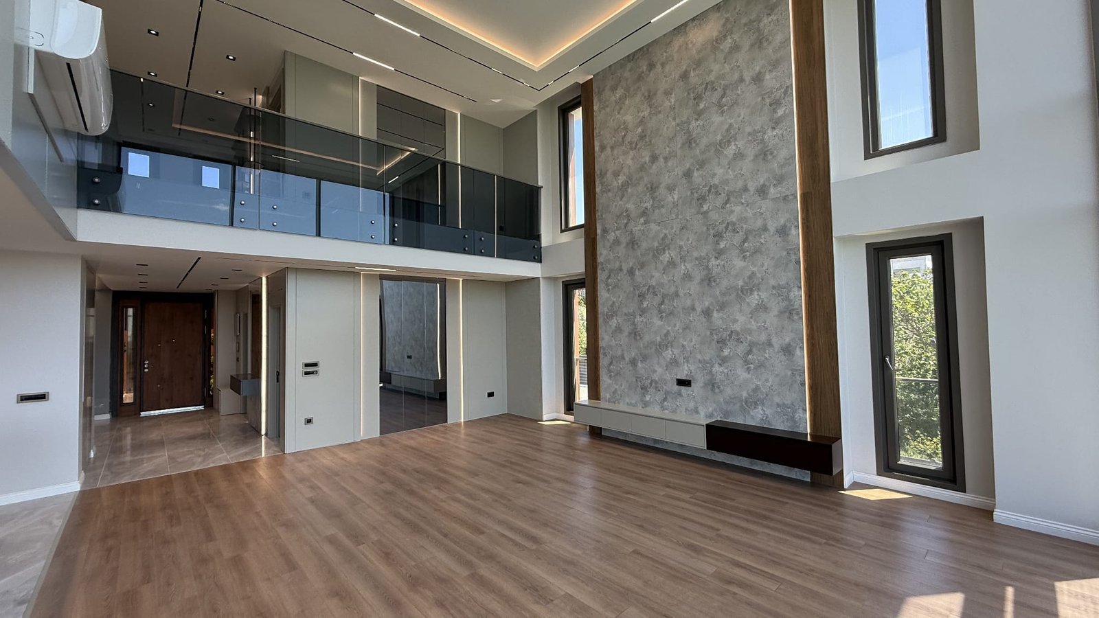 WhatsApp Image 2025-09-06 at 23.44.51 (2)