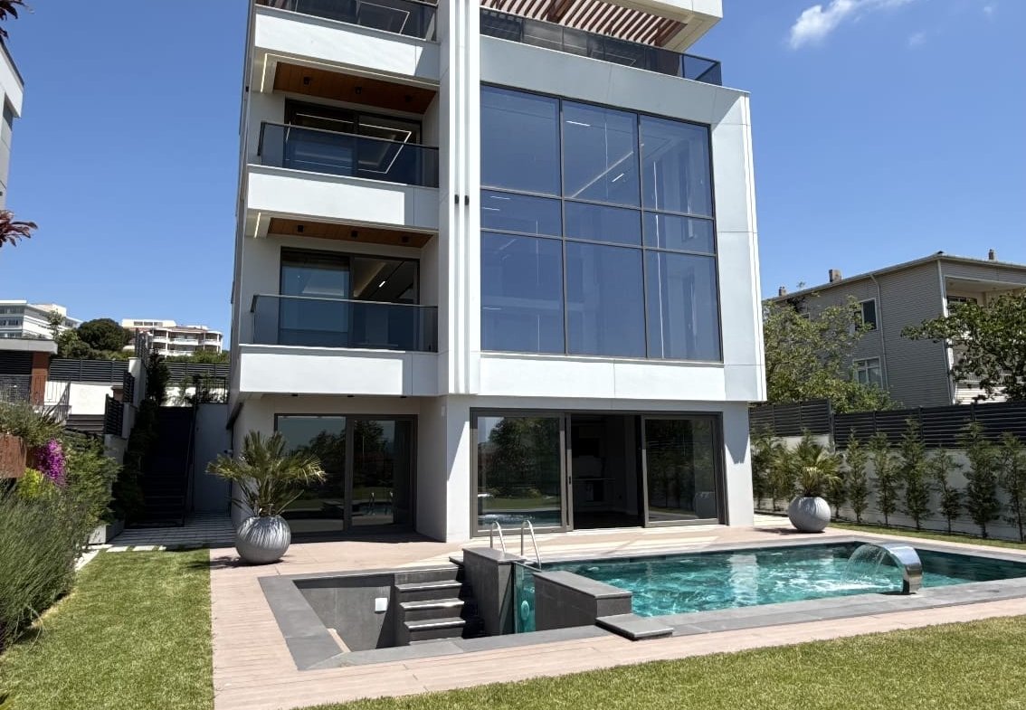 WhatsApp Image 2025-09-06 at 23.44.53